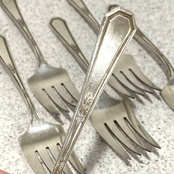 Rogers Silverplate individual salad or dessert forks set of 6 Claridge 1919 - Picture 5 of 5